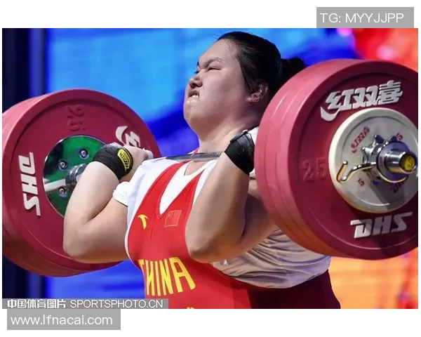 十五运会│女子举重李闫打败李雯雯登顶 汪周雨完成三连冠