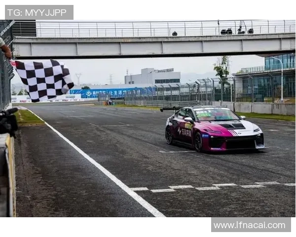 松江佘山双冠加冕,春风奕派车队豪取CTCC电动赛车杯四连胜 松江佘山双冠加冕,春风奕派车队豪取CTCC电动赛车杯四连胜